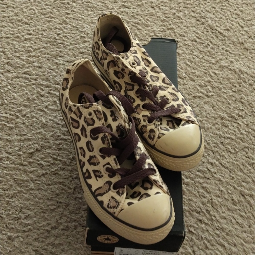 Cheetah print converse